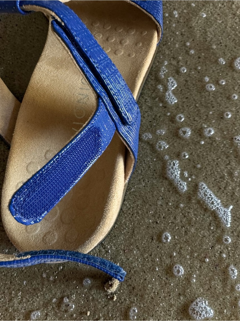 Vionic Farra Blue Lizzard Embossed T-Strap Sandals SZ 7.5 - Picture 4 of 6